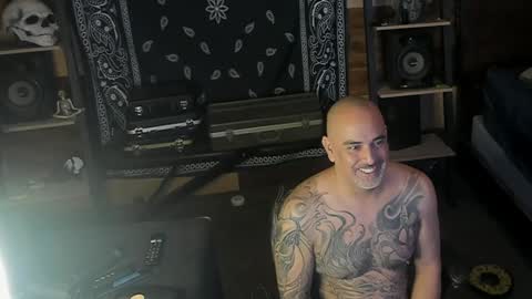 Snapshot of smokey915 chatting on 01-15-25, 03:43 Smokey915 online show from 01-15-25, 03:43