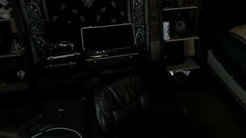 Snapshot of smokey915 chatting on 01-15-25, 06:54 Smokey915 online show from 01-15-25, 06:54