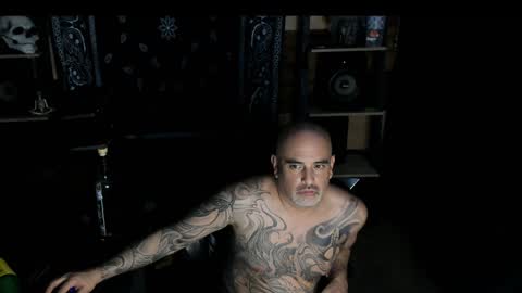 Snapshot of smokey915 chatting on 01-17-25, 12:10 Smokey915 online show from 01-17-25, 12:10