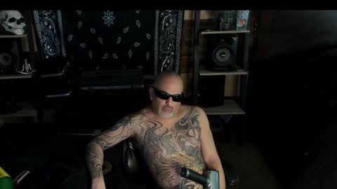 Snapshot of smokey915 chatting on 01-17-25, 06:12 Smokey915 online show from 01-17-25, 06:12