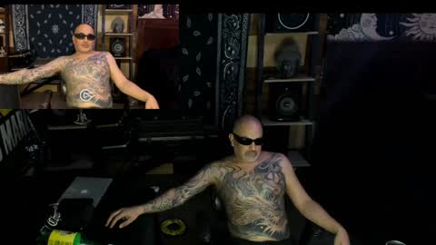 Snapshot of smokey915 chatting on 01-18-25, 05:41 Smokey915 online show from 01-18-25, 05:41