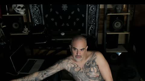 Snapshot of smokey915 chatting on 01-19-25, 06:20 Smokey915 online show from 01-19-25, 06:20