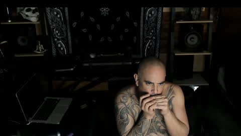 Snapshot of smokey915 chatting on 01-19-25, 09:22 Smokey915 online show from 01-19-25, 09:22