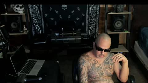 Snapshot of smokey915 chatting on 01-19-25, 03:32 Smokey915 online show from 01-19-25, 03:32