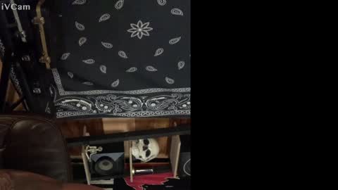 Snapshot of smokey915 chatting on 01-23-25, 07:54 Smokey915 online show from 01-23-25, 07:54