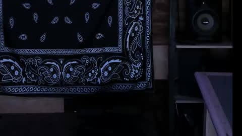 Snapshot of smokey915 chatting on 02-21-25, 10:07 Smokey915 online show from 02-21-25, 10:07