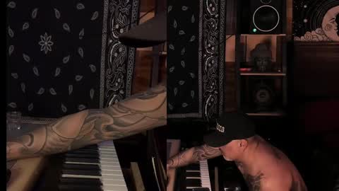 Snapshot of smokey915 chatting on 02-23-25, 07:00 Smokey915 online show from 02-23-25, 07:00