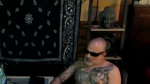 Snapshot of smokey915 chatting on 03-05-25, 12:16 Smokey915 online show from 03-05-25, 12:16