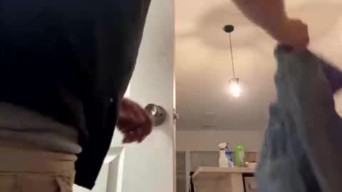 Snapshot of smokeymt420 chatting on 10-21-25, 04:13 smokeymt420 online show from 10-21-25, 04:13