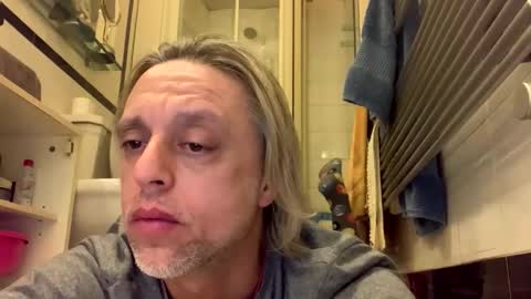 Snapshot of smokingtime chatting on 12-21-25, 10:39 Smokingtime online show from 12-21-25, 10:39