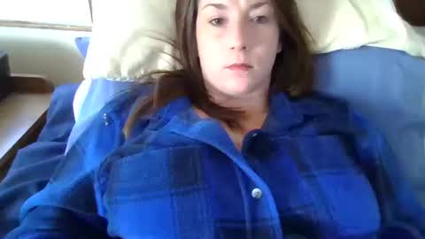 Snapshot of smoothmove1215 chatting on 10-22-25, 05:24 smoothmove1215 online show from 10-22-25, 05:24