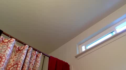 Snapshot of smoothstrik3r chatting on 10-23-25, 04:28 smoothstrik3r online show from 10-23-25, 04:28