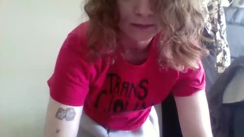 Snapshot of smoothvodka chatting on 05-01-26, 06:12 Bambi--Vodka online show from 05-01-26, 06:12