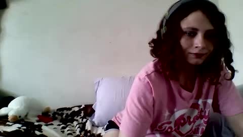 Snapshot of smoothvodka chatting on 05-31-26, 07:04 Bambi--Vodka online show from 05-31-26, 07:04