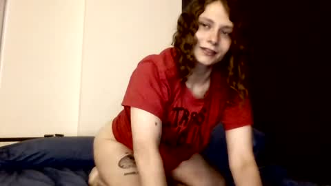 Snapshot of smoothvodka chatting on 07-24-26, 11:47 Bambi--Vodka online show from 07-24-26, 11:47