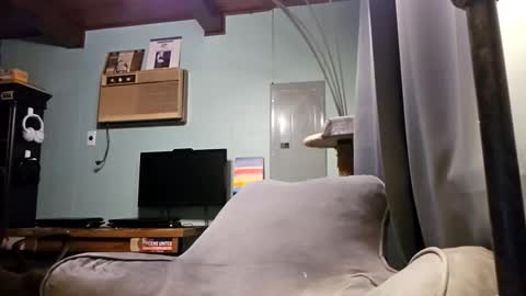 Snackyyyy online show from 04-28-26, 02:27