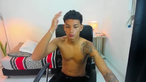 Snapshot of snak_master1 chatting on 10-15-25, 02:39 snak_master1 online show from 10-15-25, 02:39