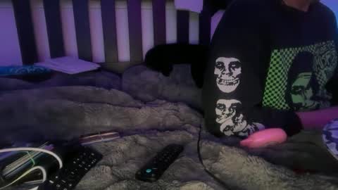 snapbacksandtattoos420 online show from 06-19-26, 10:19