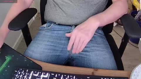 Sneakybill online show from 11-30-25, 09:57