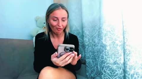 Snapshot of snezanablond chatting on 05-07-26, 08:52 Sneja online show from 05-07-26, 08:52