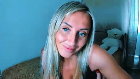 Snapshot of snezanablond chatting on 06-04-26, 04:13 Sneja online show from 06-04-26, 04:13