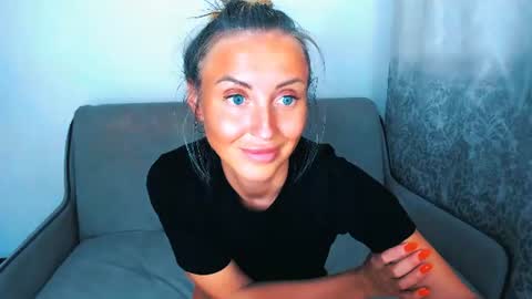 Snapshot of snezanablond chatting on 06-11-26, 07:45 Sneja online show from 06-11-26, 07:45