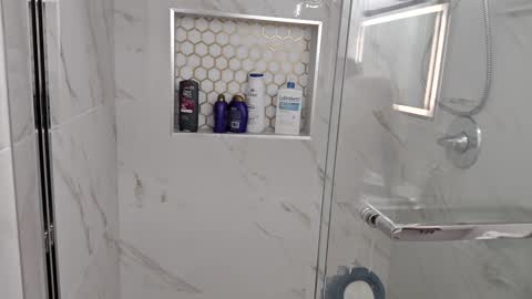 Snapshot of snizniz chatting on 12-16-24, 05:17 snizniz online show from 12-16-24, 05:17