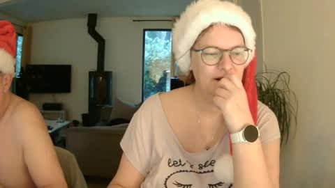 Snoeske and Woodwurm online show from 12-25-24, 07:57