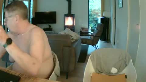 Snoeske and Woodwurm online show from 02-07-25, 04:35