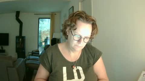 Snoeske and Woodwurm online show from 03-11-25, 06:10