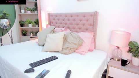 Snooky clintonn online show from 01-18-25, 04:31