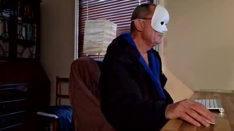 Snapshot of snooty05 chatting on 01-27-25, 09:44 Snooty online show from 01-27-25, 09:44