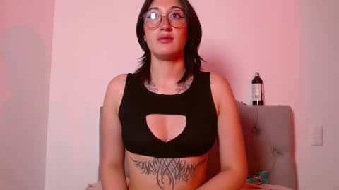 IG     OF red moonn online show from 02-07-25, 03:19