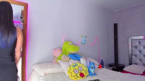 Snapshot of snowbabyxox chatting on 03-06-25, 06:05 snowbabyxox online show from 03-06-25, 06:05