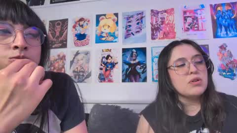 Snapshot of snowblack_ chatting on 06-08-26, 01:28 Snow and Bubble online show from 06-08-26, 01:28