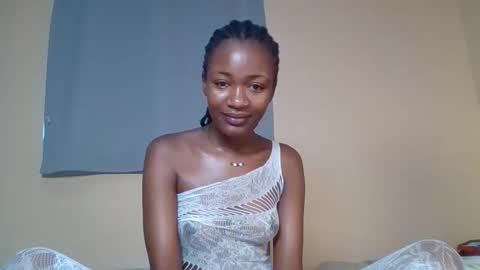 Snowie eyes online show from 11-29-25, 01:03