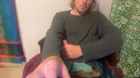 snowtrooper888 online show from 11-26-25, 10:00