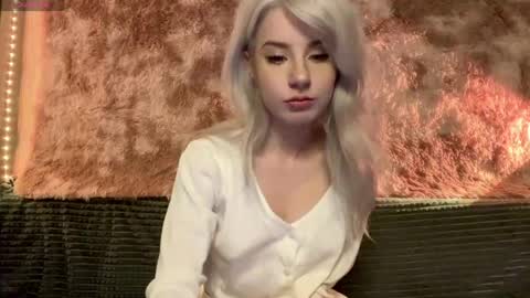 snowy_alice online show from 05-10-26, 04:12