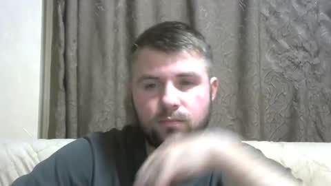 Snapshot of snowyqred chatting on 10-05-25, 04:27 Arthur online show from 10-05-25, 04:27