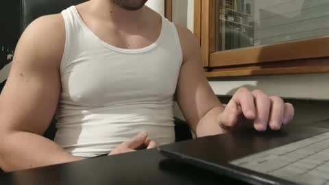 Snapshot of so_thick chatting on 01-14-25, 04:18 luca -   online show from 01-14-25, 04:18