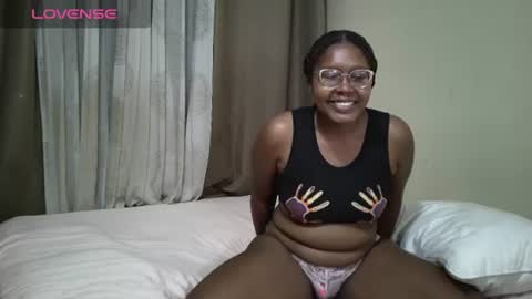 Snapshot of soaking_slut_layla chatting on 07-27-26, 04:52 Layla - The Soaking Slut online show from 07-27-26, 04:52