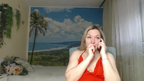 Snapshot of soaring_love chatting on 11-26-25, 05:19 Masha online show from 11-26-25, 05:19