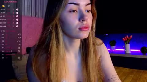 Snapshot of sofa__bloom chatting on 11-27-25, 07:21 Sofia online show from 11-27-25, 07:21