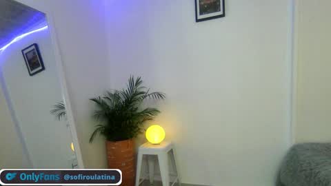 soffi_rousel_ online show from 12-30-24, 07:11