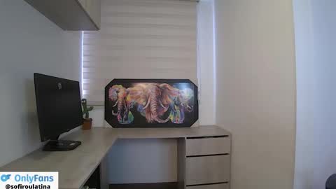 soffi_rousel_ online show from 12-15-25, 07:18