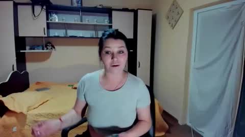 Soffy online show from 04-15-26, 05:25