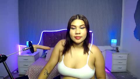 sofi_brunette_ online show from 02-24-26, 04:54