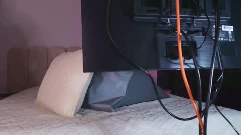 Sofia online show from 11-14-25, 11:53