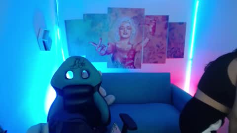 Snapshot of sofi_hot_4m chatting on 01-16-26, 01:26 Sofi online show from 01-16-26, 01:26