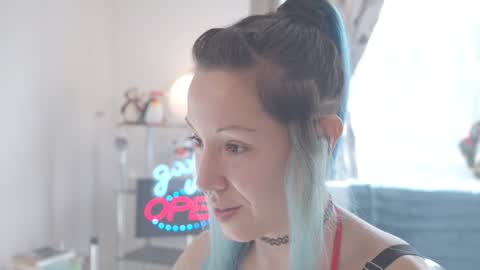 Sofi Mora online show from 12-31-24, 02:36